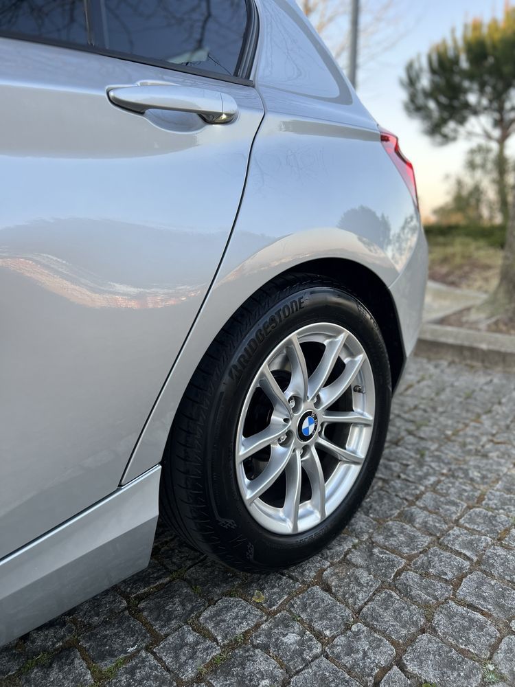 Bmw Serie 1 116ed Diesel  (Poucos KM)