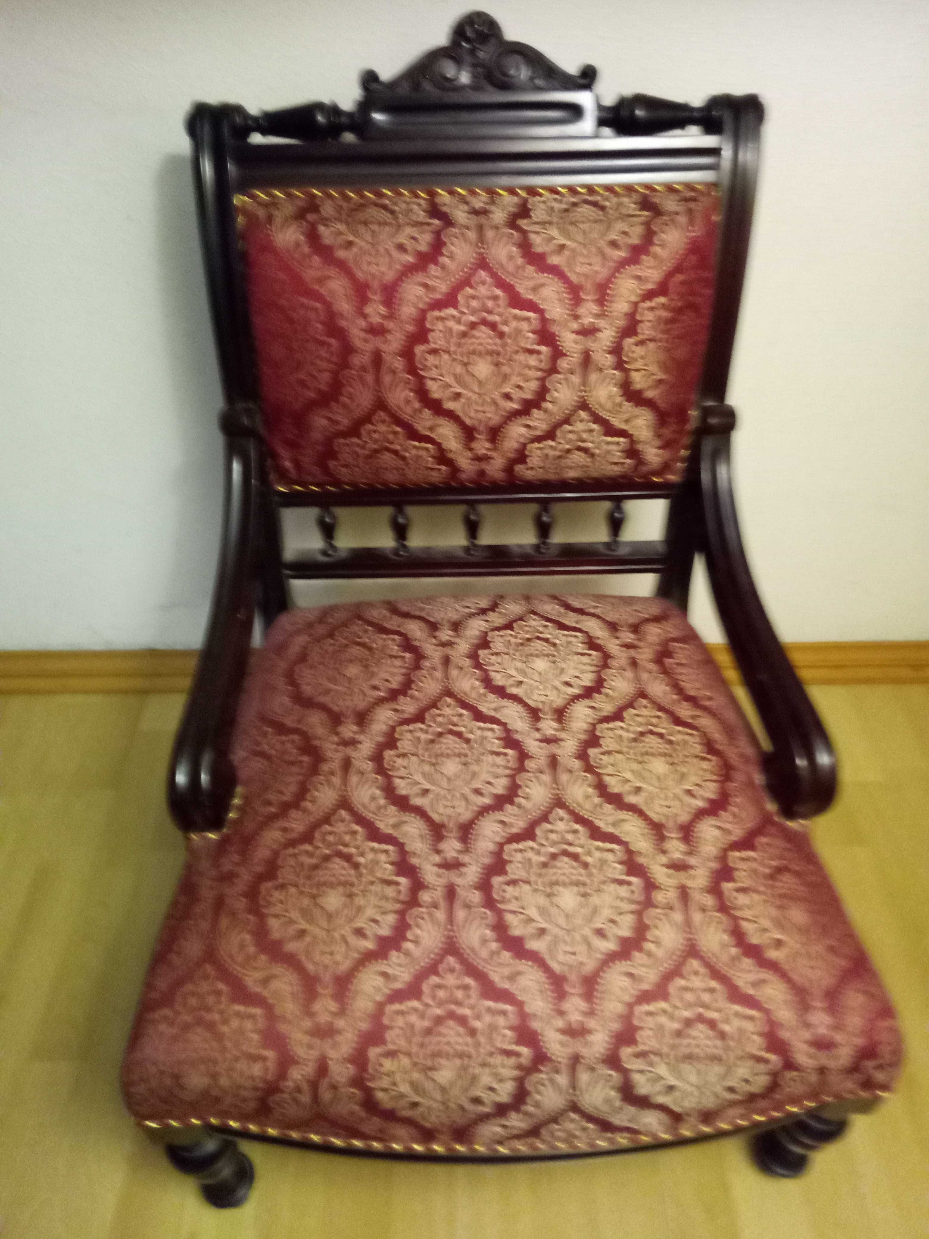 Кресло антикварное