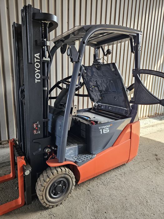 Електронавантажувачі Toyota з Li-ion АКБ. Вилочные погрузчики Тойота