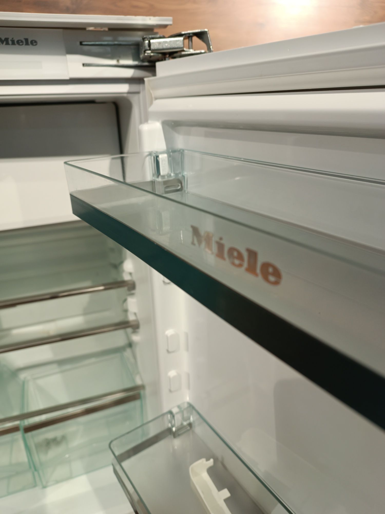 Холодильник маленький вбудований  однокамерний Miele гарантія доставка