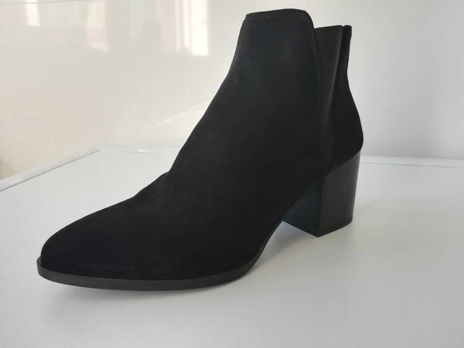 Botins pretos - tamanho 37 - novos