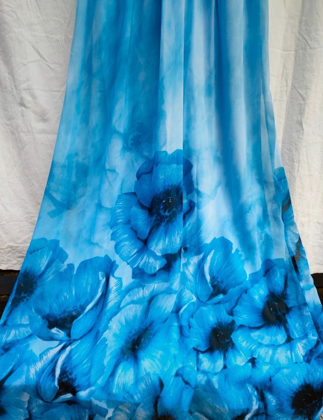 Błękitna kwiatowa długa suknia weselna wyjściowa