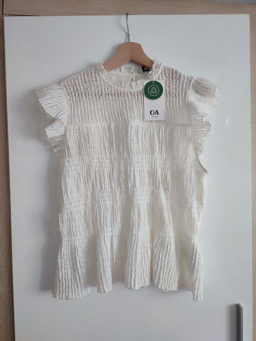 Nowa elegancka bluzka koronkowa