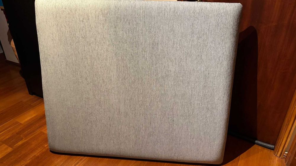 Cabeceira em tecido cinza. cama solteiro