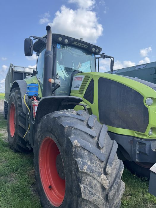 Трактор Claas Axion 940