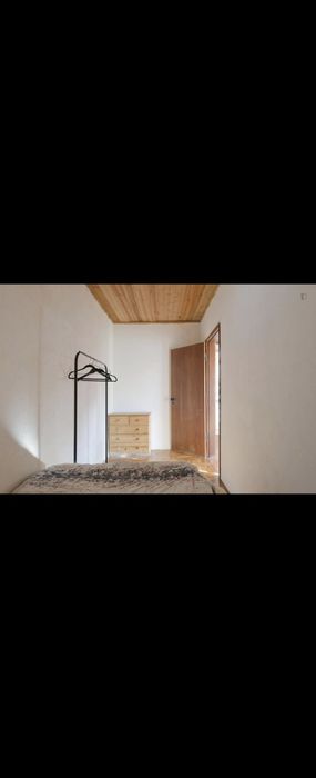 Alugo T1 em Massamá entrada imediata