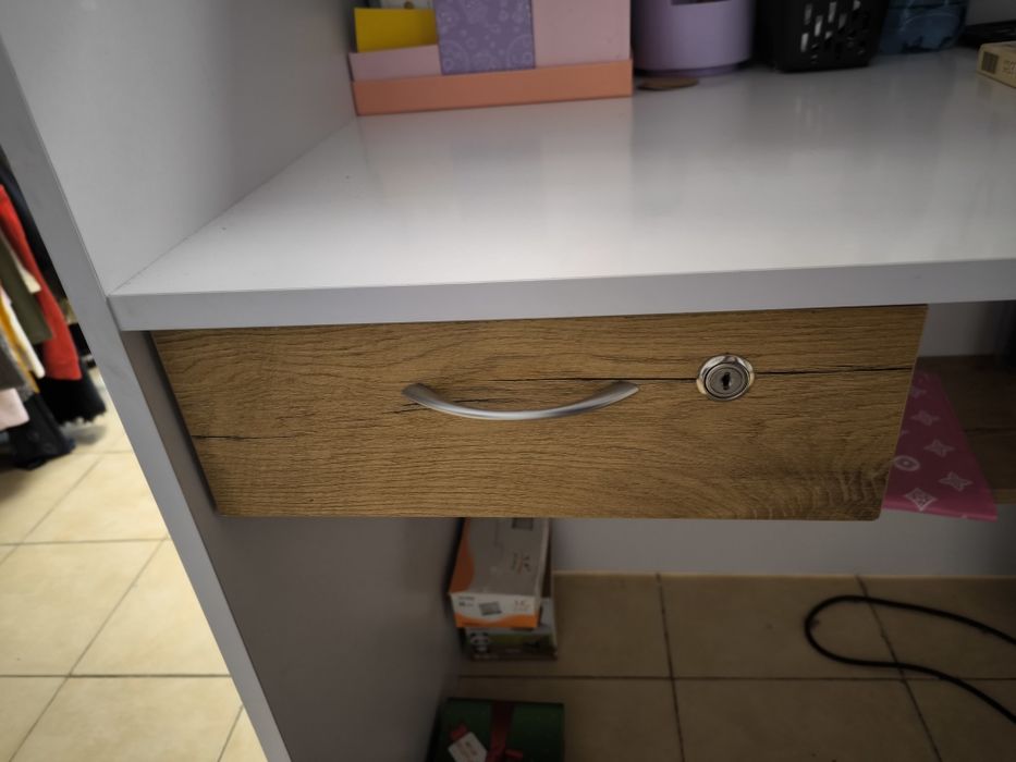 Lada recepcyjna / sklepowa