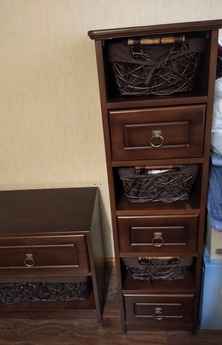 Два комода из натурального дерева