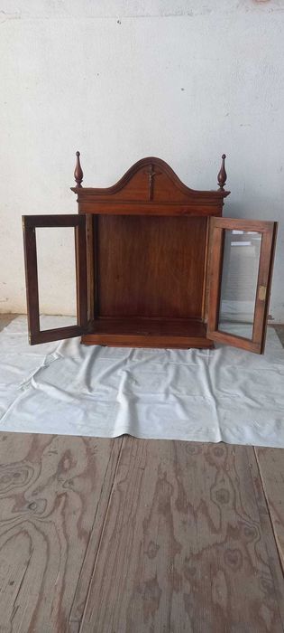 Oratorio Antigo em Madeira Cerejeira