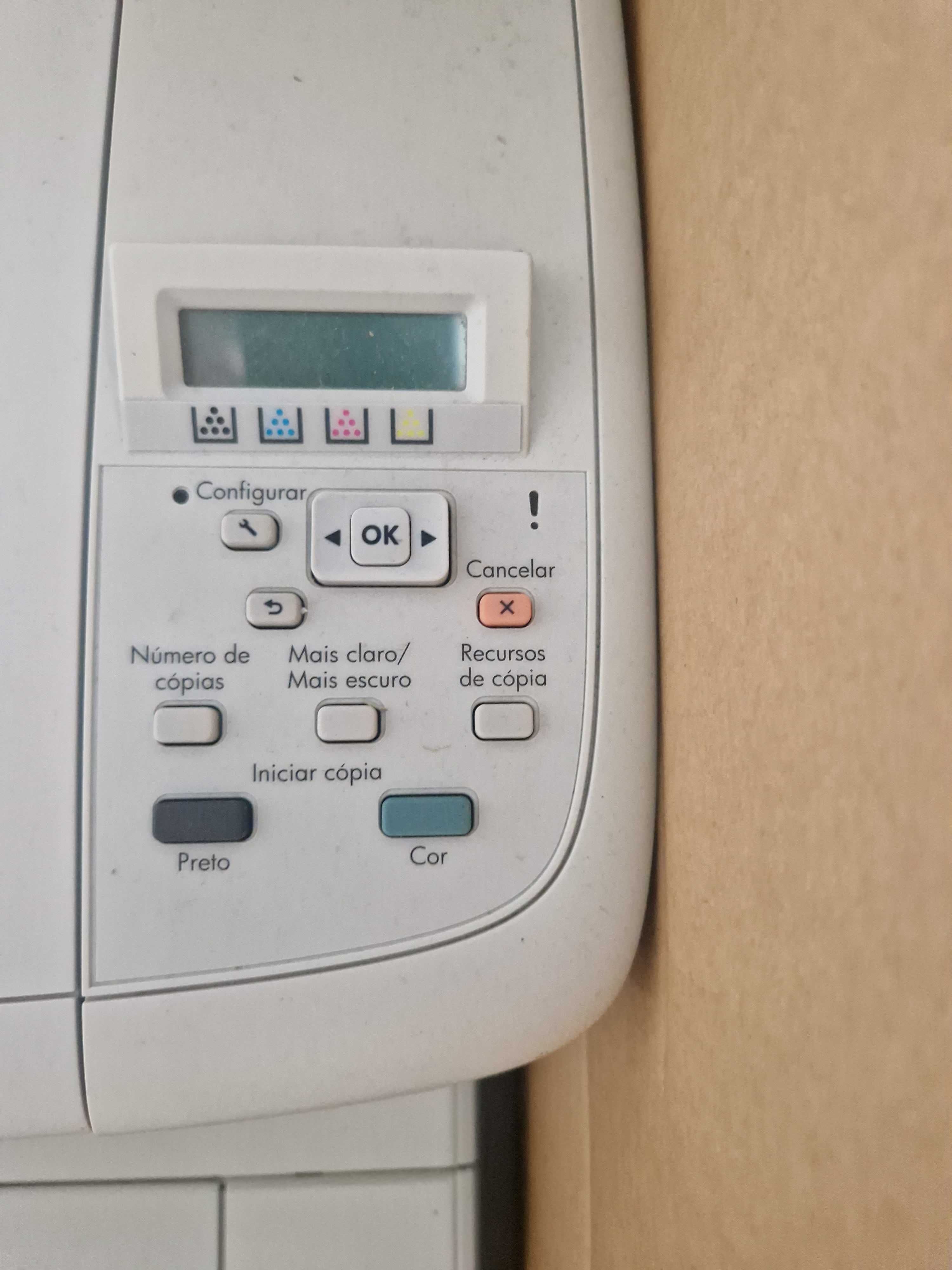 Impressora a laser a cores