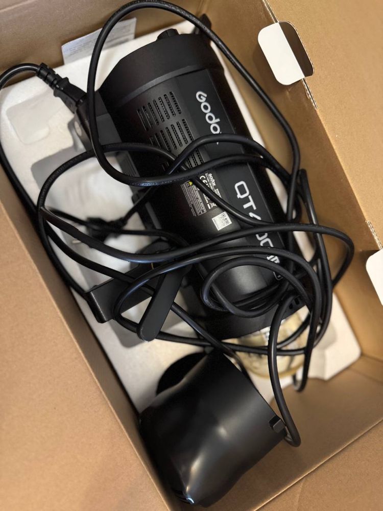 Студійний спалах Godox QT-400 III M