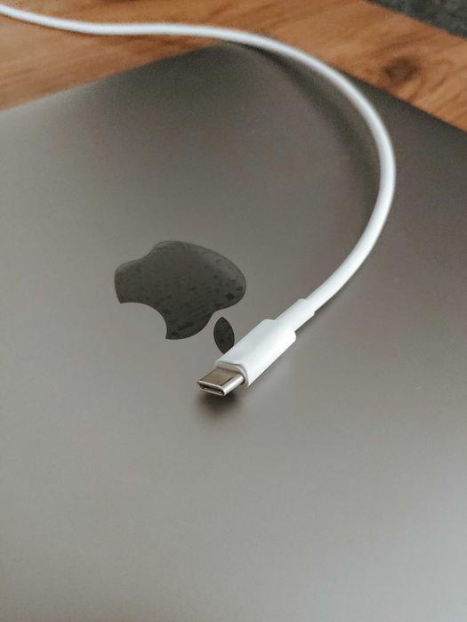 Apple Macbook Air 13' Retina | 8GB | 256GB SSD | CPU i5