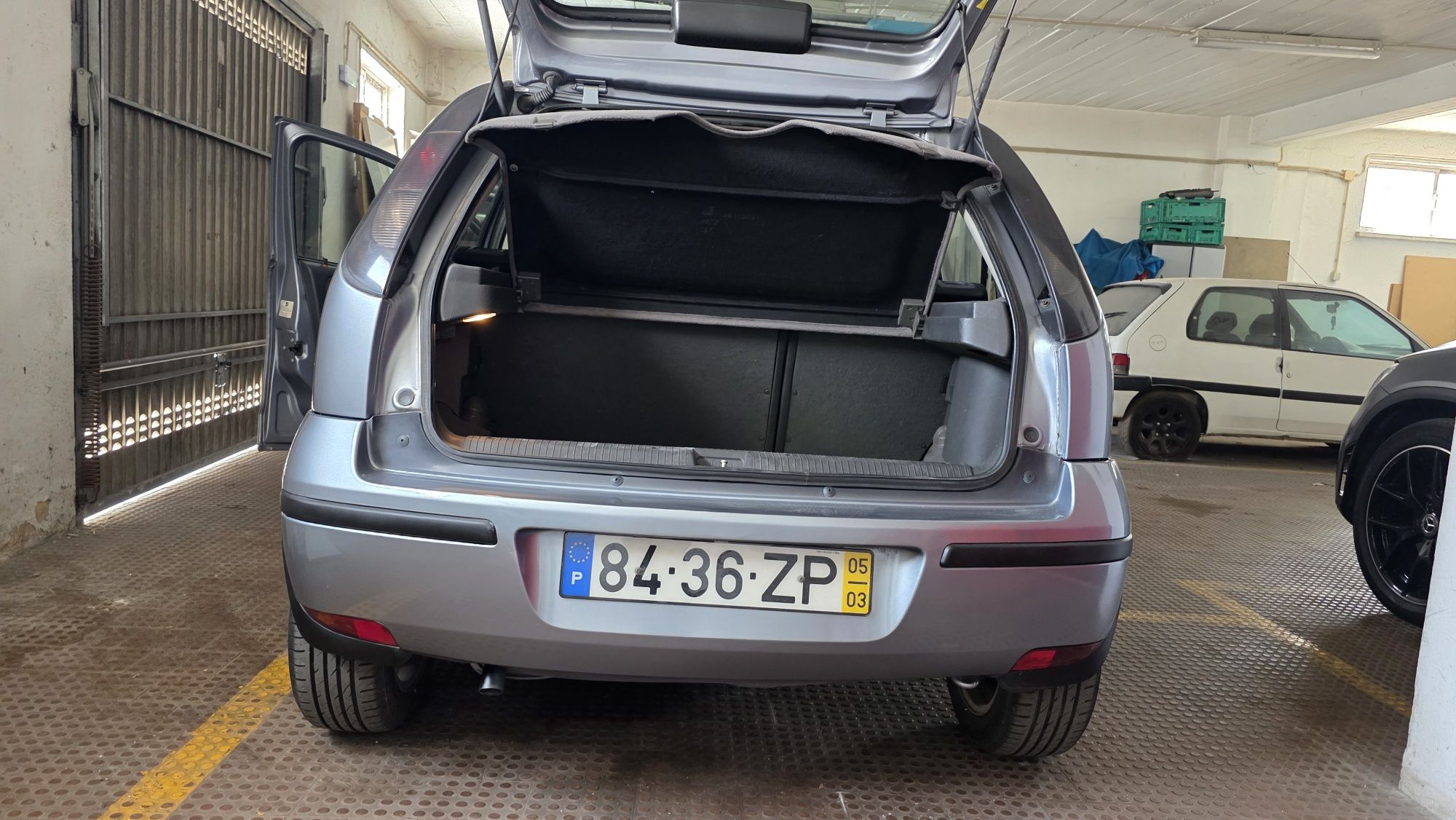 Opel corsa 1.2 16 v