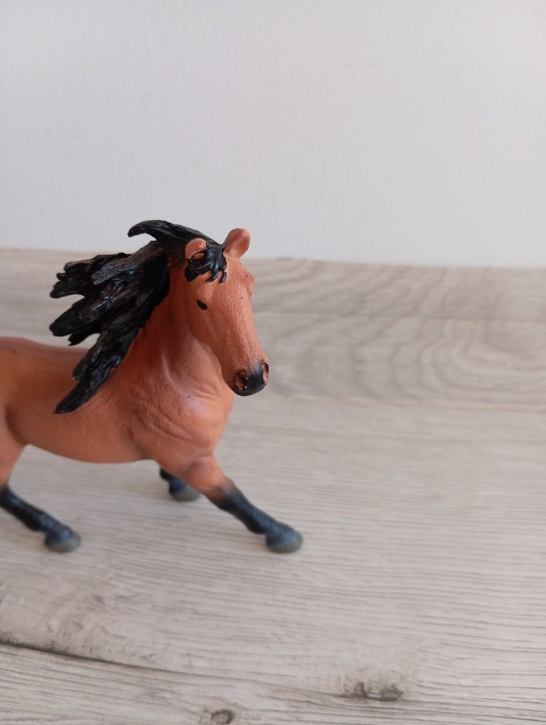 Figurka koń/ konie