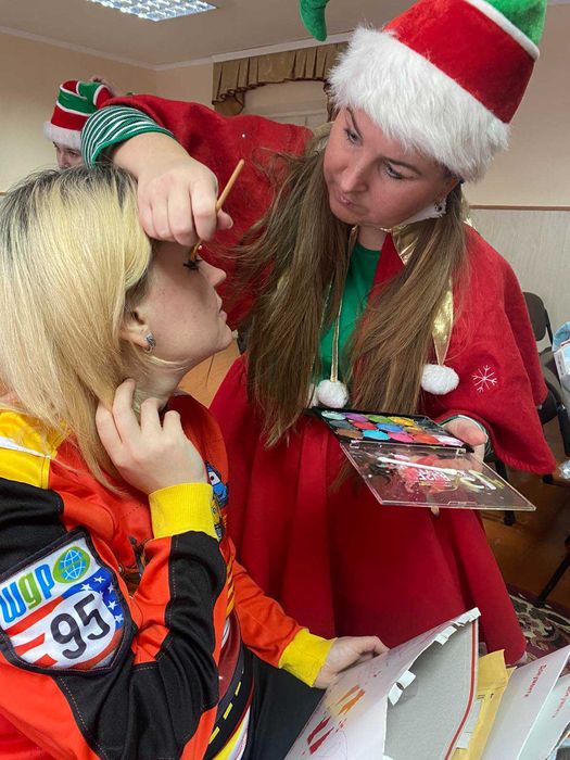 Санта Клаус та Ельфи додому дітям на свято  праздник