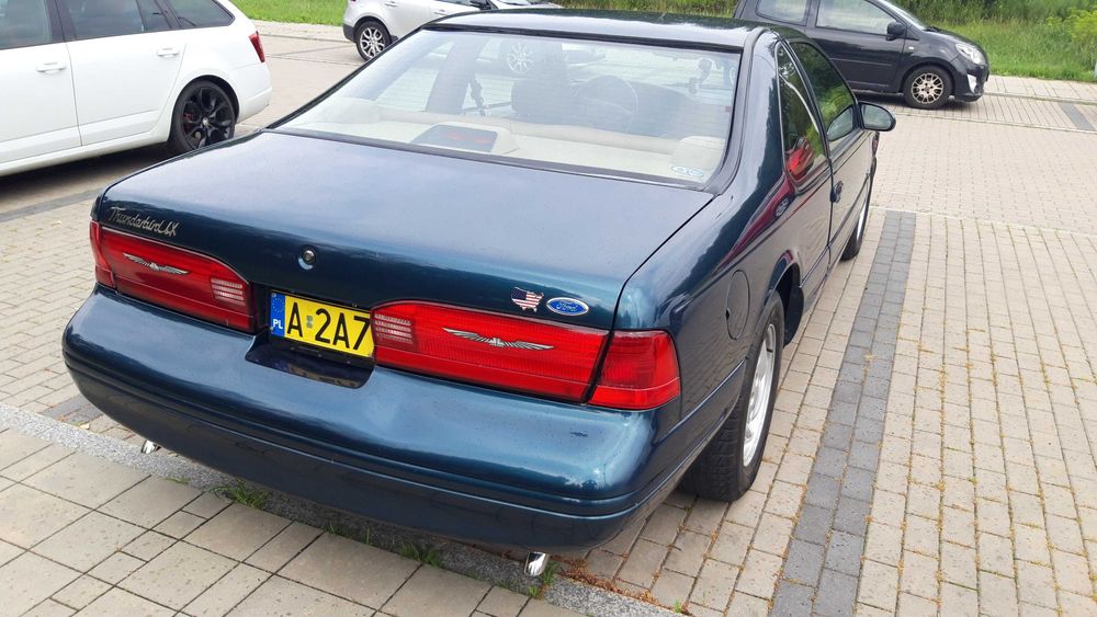 Ford Thunderbird USA V8 RWD zarejestrowany na zabytek żółte tablice