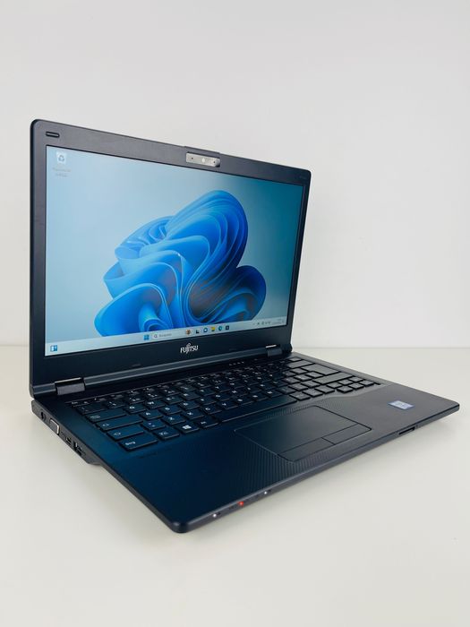 Portátil Fujitsu Super Rápido - i3 8ª Geração (1 Ano de Garantia)