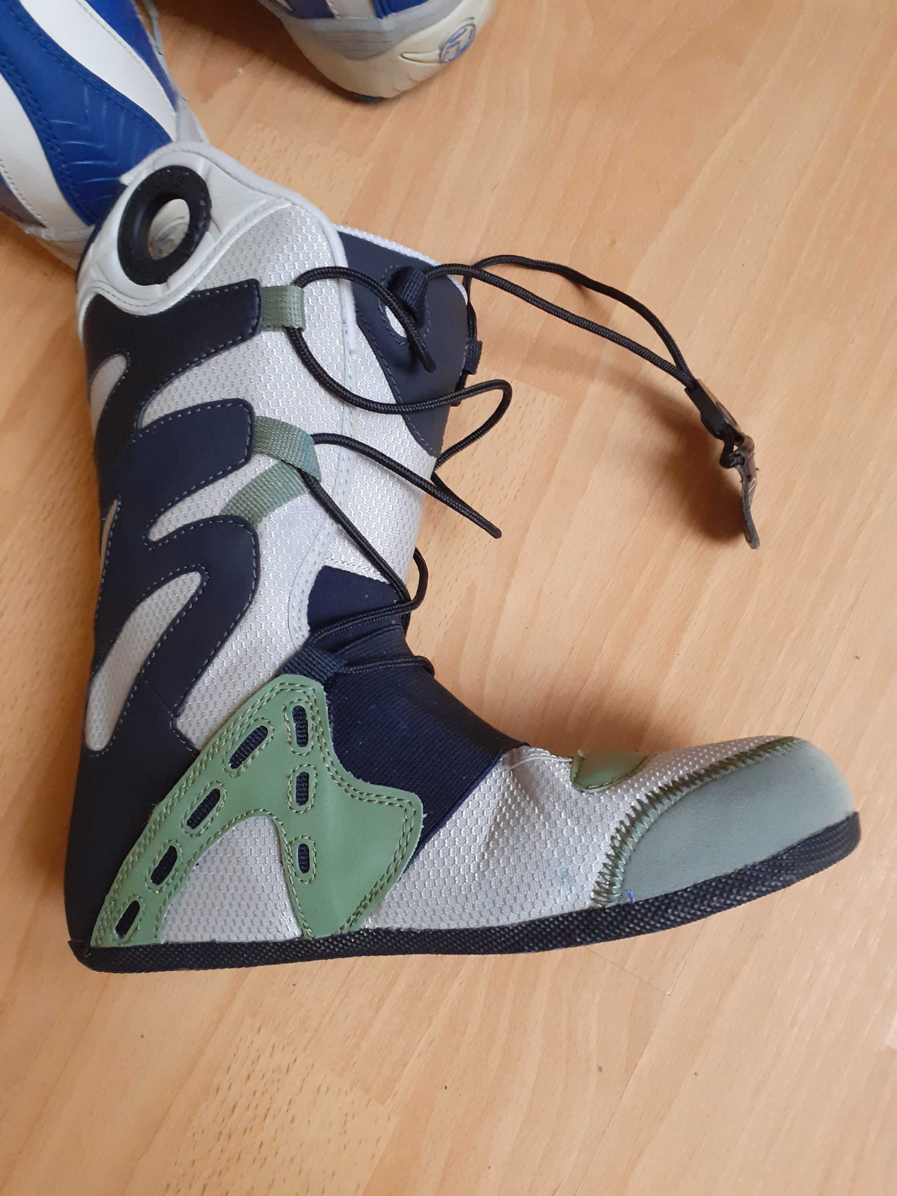 Damskie buty snowboardowe Deeluxe r. 37 / 24 cm.