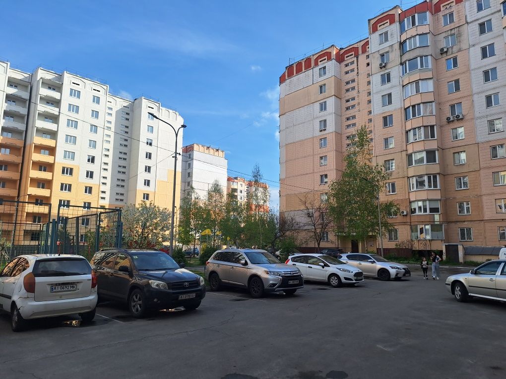 2-квартира 60м з меблями та технікою на Момота 42 ,Бориспіль