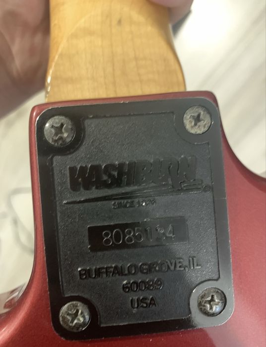 Washburn G8V gitara + case