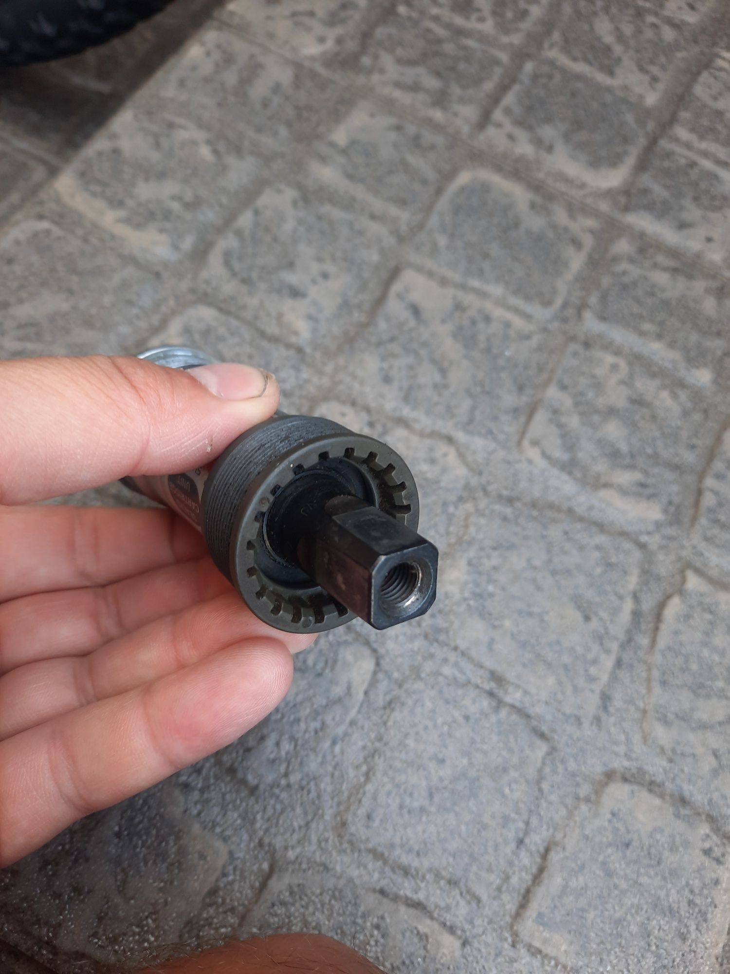 wkład suportu shimano BB-UN52 gwint bsa 1,37x24 . 110 mm kwadrat 0824