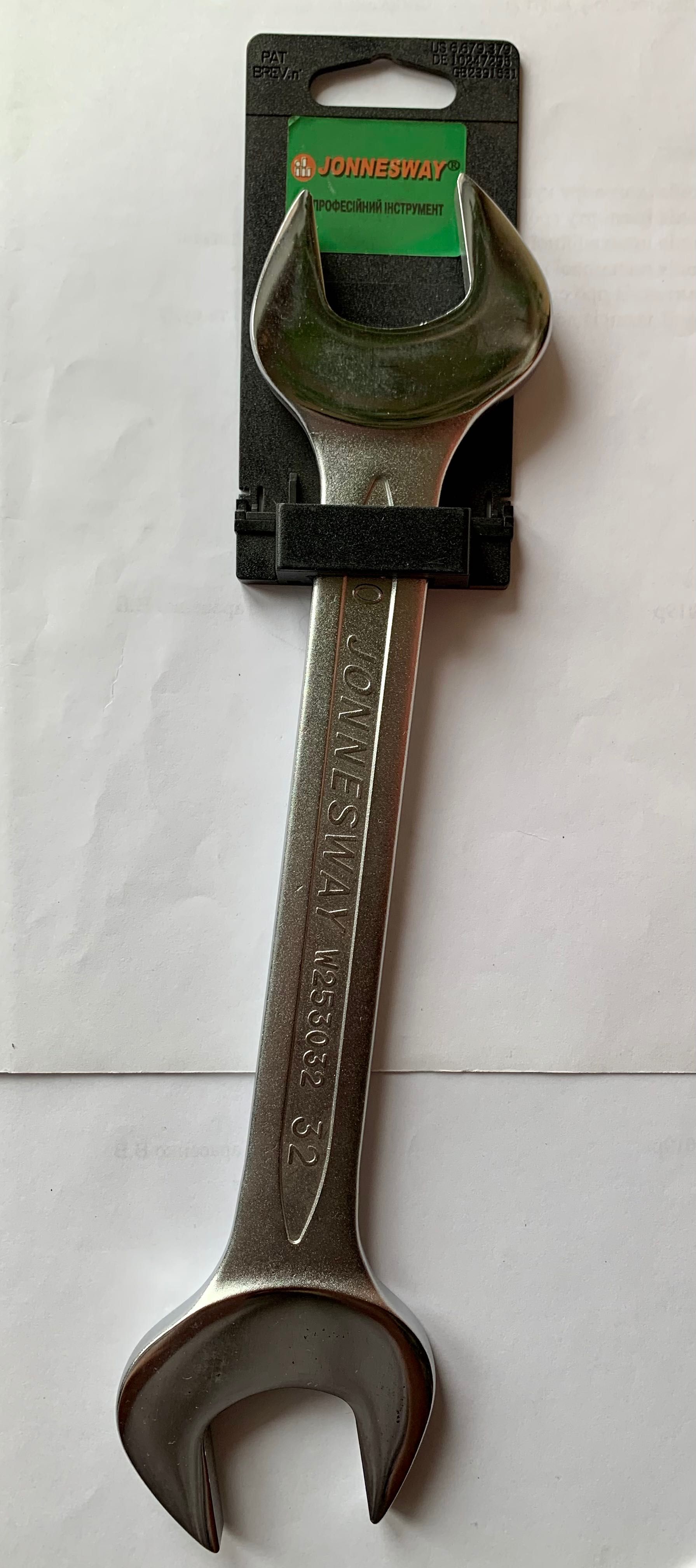 Ключ рожковый Jonnesway 30х32 мм W253032