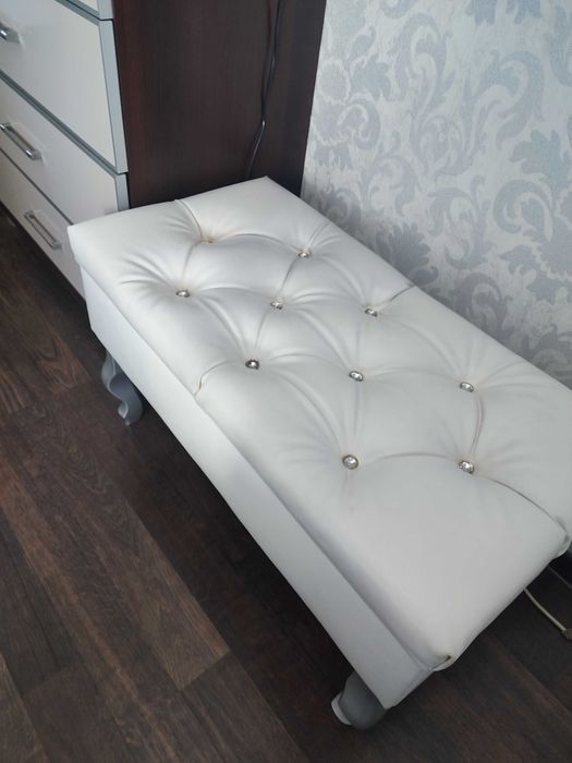 Pufa Glamour kremowa