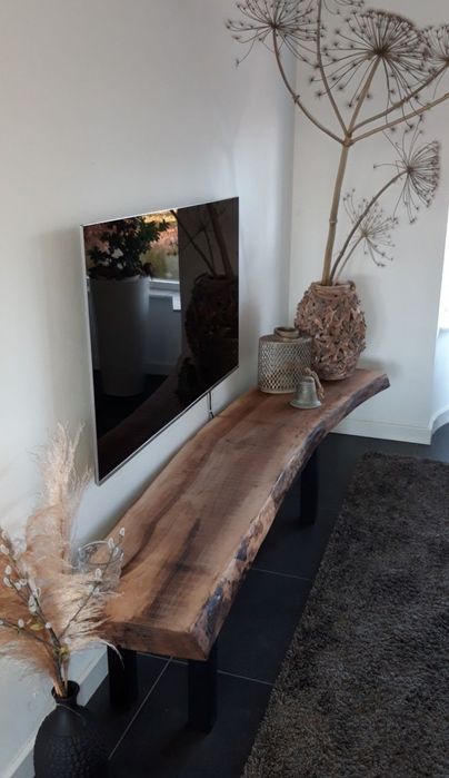 Тумби під телевізор із натурального дерева під замовлення