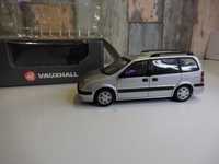 Масштабна модель Vauxhall Opel Sintra. Schuco. 1:43