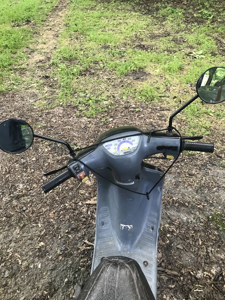 Скутер Honda Pal на повному ходу
