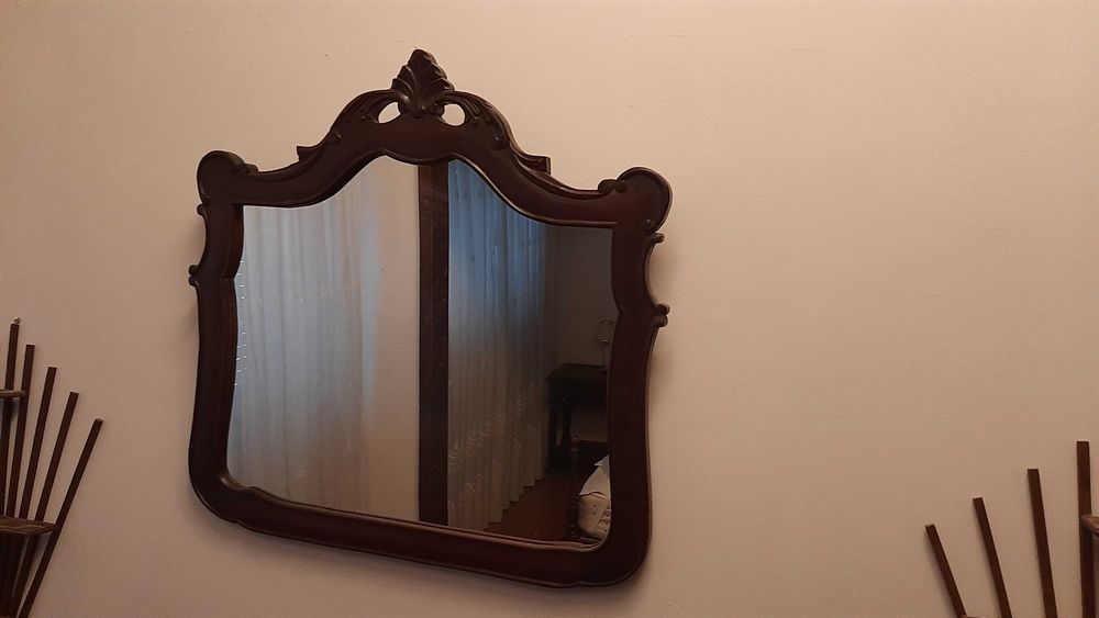 Espelho antigo em madeira