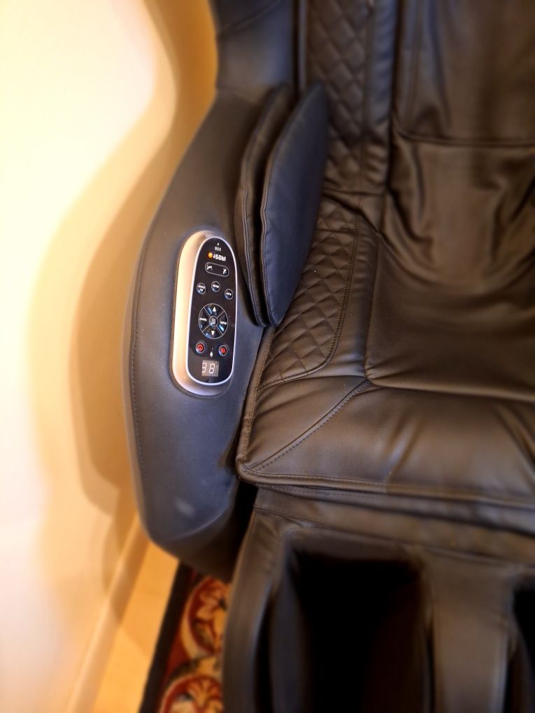 Fotel do masażu Irest Chillin A 360 ,8 programów masujący rolkowy stan