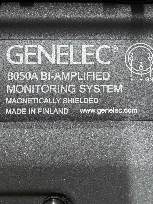 GENELEC 8050A Monitores de Estúdio de referencia