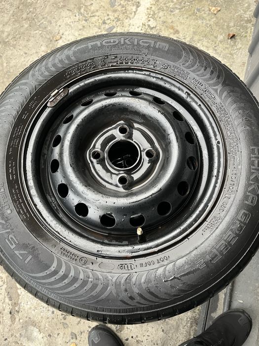 Диски ланос з резиною nokian за 4 шт