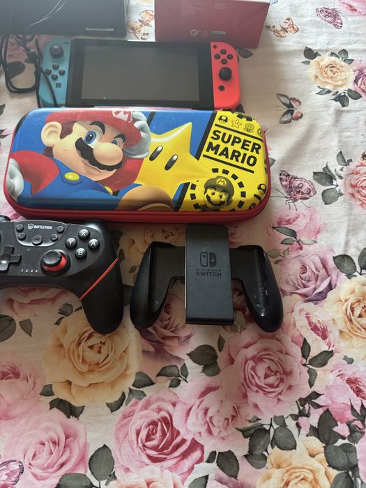 Nintendo Switch. Весь комплект на фото,в хорошому стані.