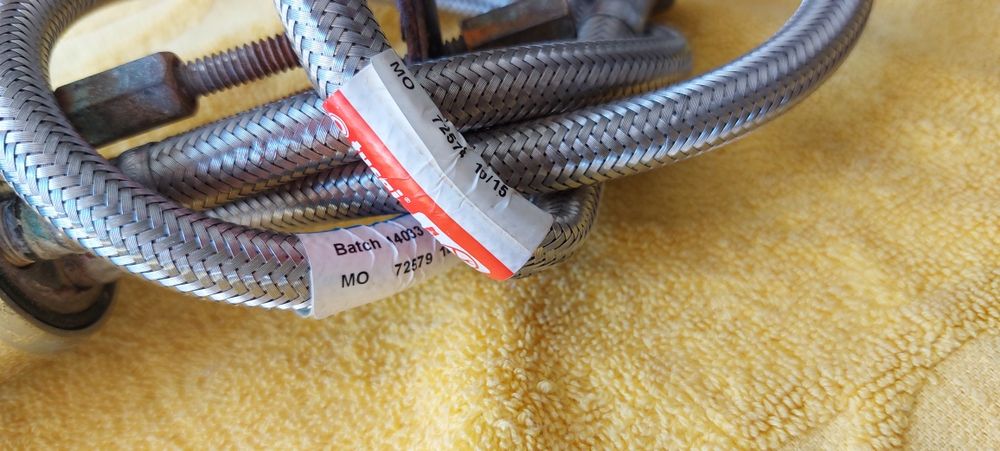 Torneira misturadora com oferta de outra da mesma linha para  bide