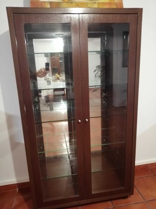Vitrine com espelho