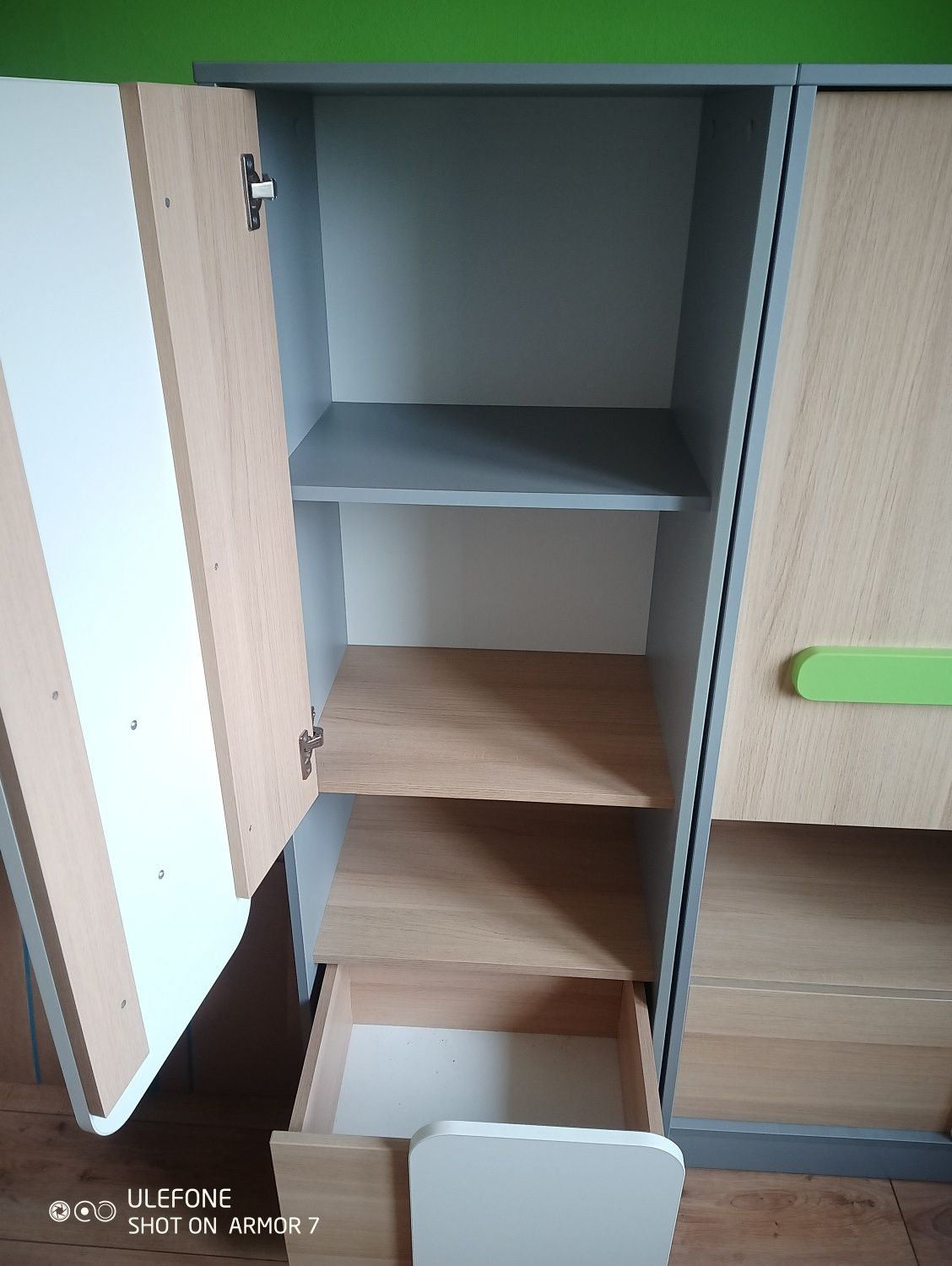 Meble pokojowe młodzieżowe