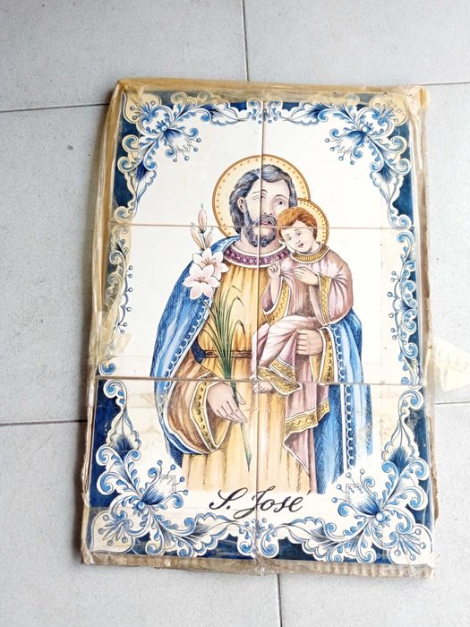 Painel de azulejos com S. José