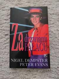 Za drzwiami pałacu - Nigel Dempster i Peter Evans