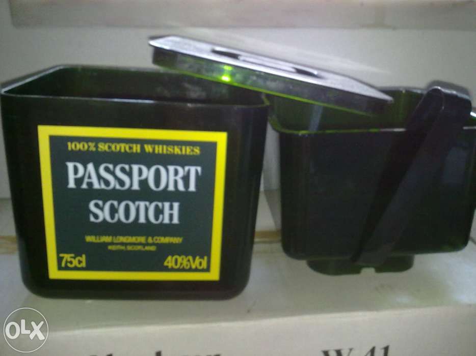 Balde de gelo / frapê verde com pinça do Passport Sctch