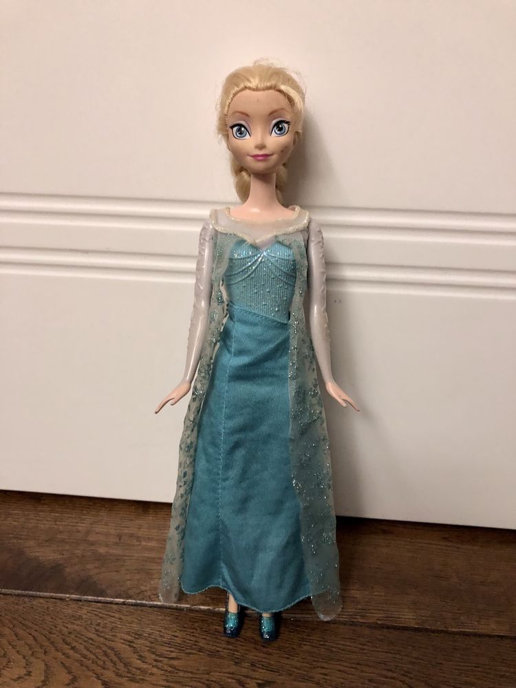 Lalka księżniczka Elsa z Krainy Lodu