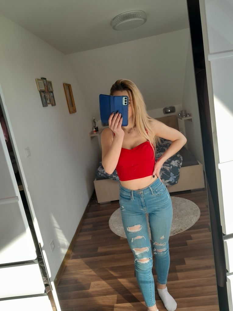 Bluzka crop top dekolt ramiączka sexy czerwona viskoza xs s