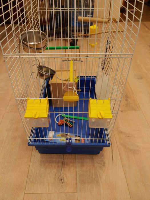 Продам клітку для папуги