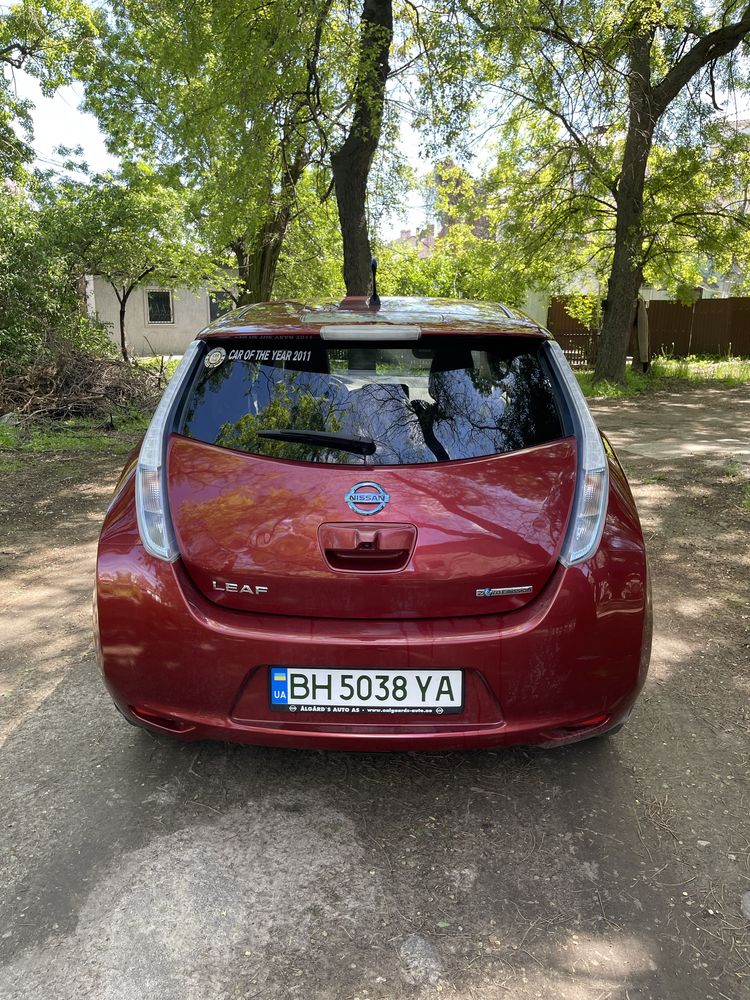 Продам Nissan Leaf