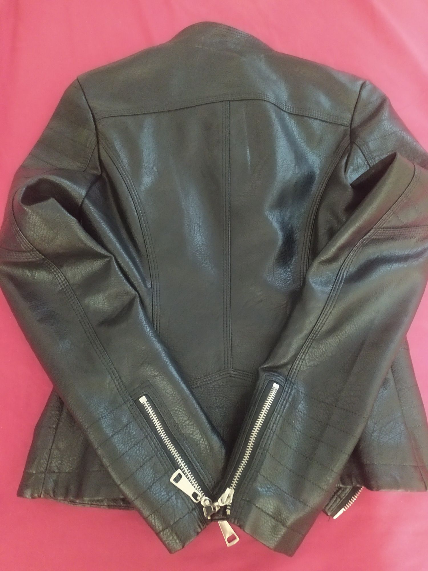 Курточка косуха черного цвета