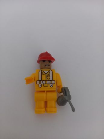 Sprzedam oryginalną figurkę Lego.