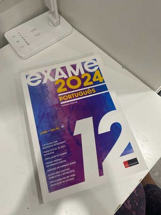 Livro preparação exame de Português
