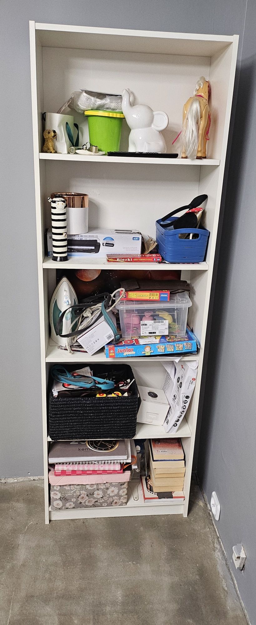 Regał z IKEA wąski