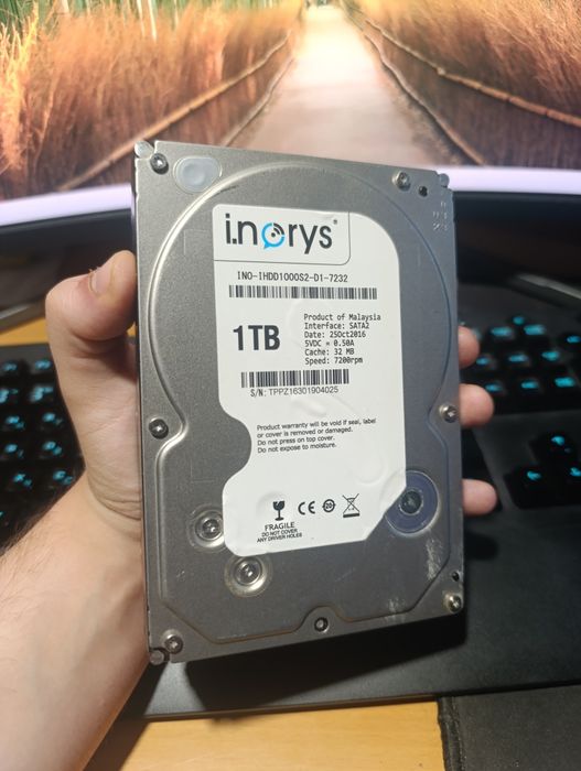Продам жорсткий диск hdd на 1 tb